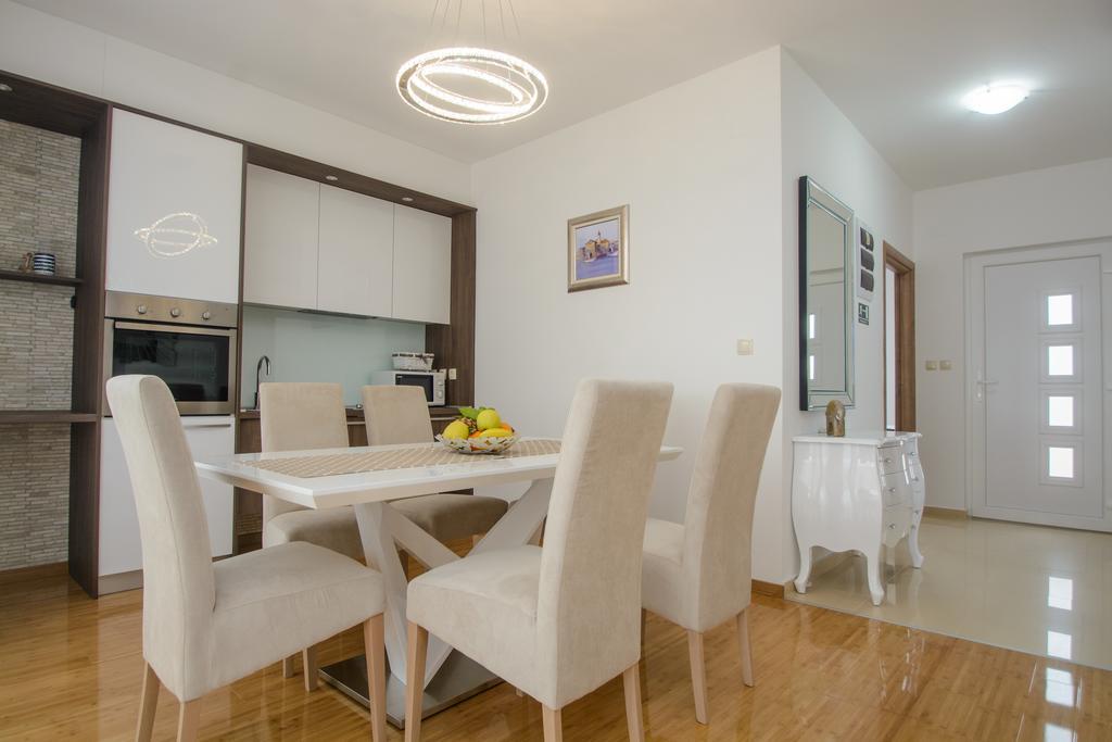Apartments Villa Atlantis Trogir Exterior photo