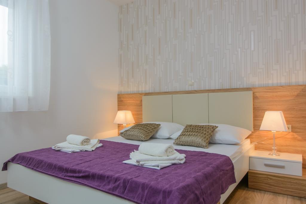 Apartments Villa Atlantis Trogir Exterior photo