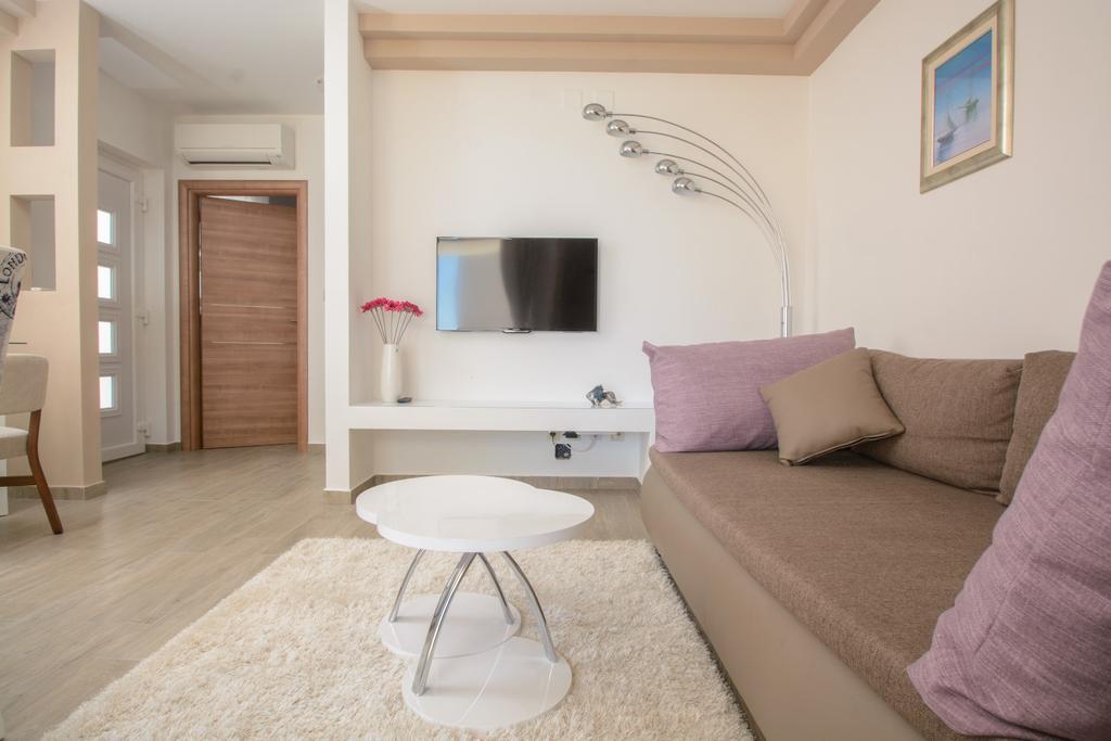 Apartments Villa Atlantis Trogir Exterior photo